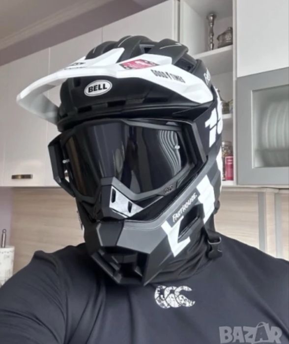 Мото и вело каска BELL