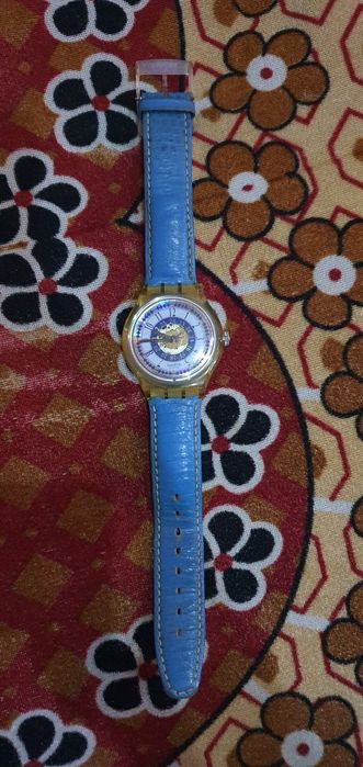 Продавам часовник. swatch .swiss