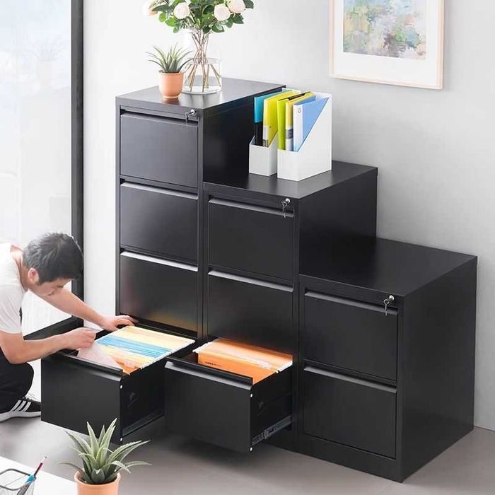 Kirishxonaga yoki o‘quv xonasi uchun kitob javoni — changdan himoya