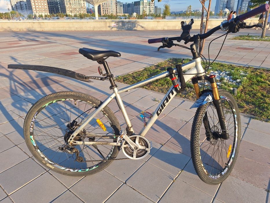 Велосипед GIANT, колёса 29", рама 19