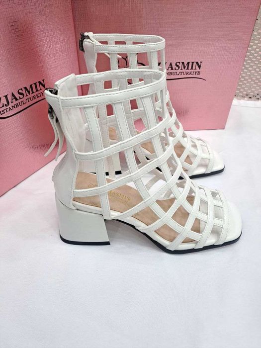 Женские босоножки. Производство: Турция. Превосходное качество.