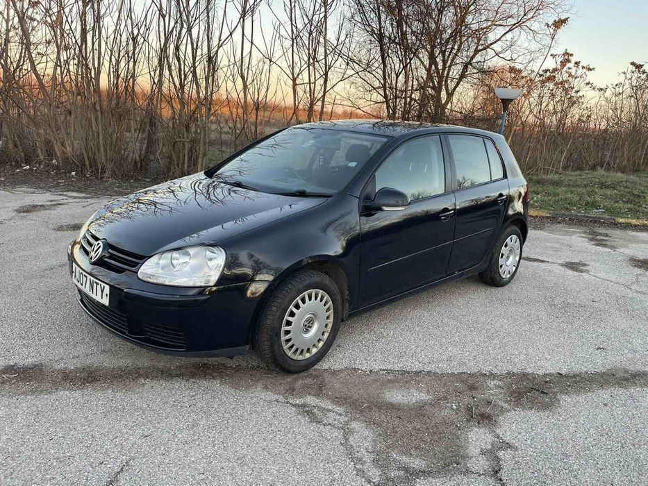 Продавам голф 5 1.9 105кс на части