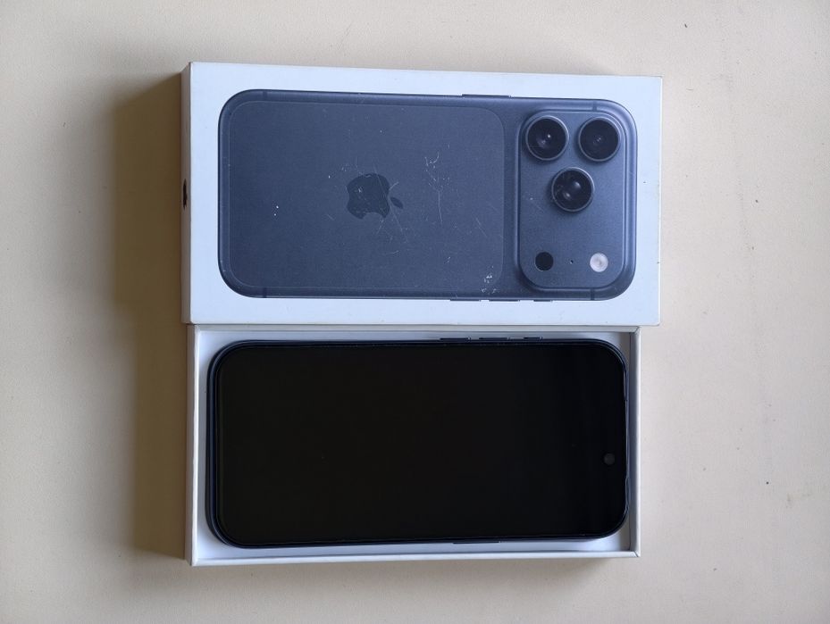 iPhone 17 Pro 256 gb ёмкость 100 EAC
