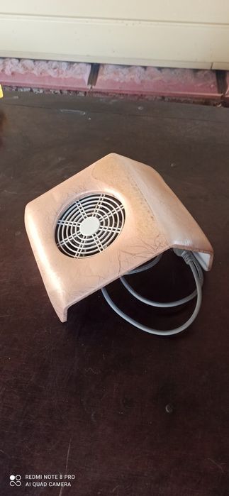 Вытяжка для маникюра.