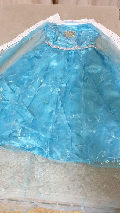 Продам платье нарядное для девочек