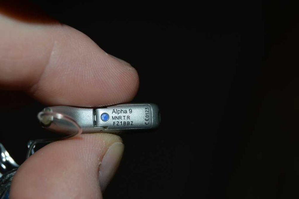 Aparat auditiv BERNAFON Alpha 9 binaural + incarcator si accesorii