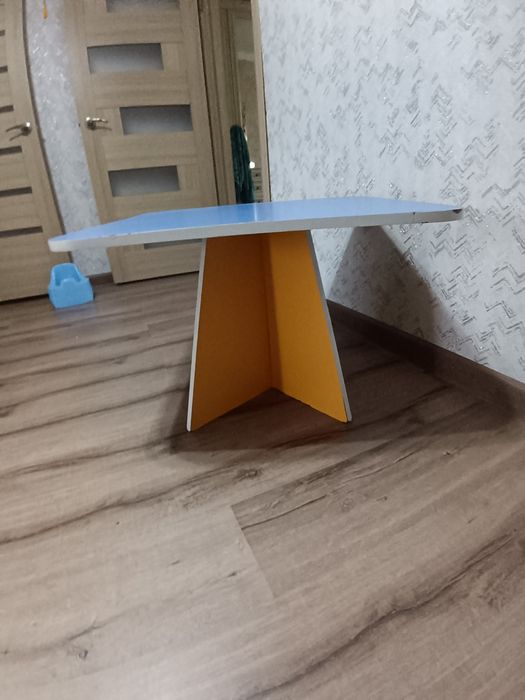 Стол детский без стульев