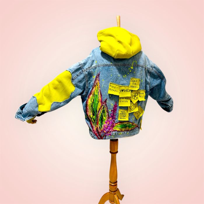 Единствено по рода си дънково яке.