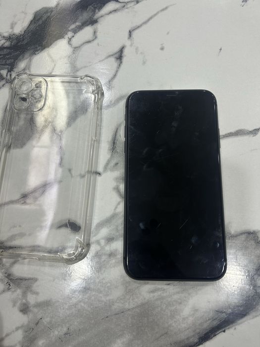 Продам 11 айфон 128гб