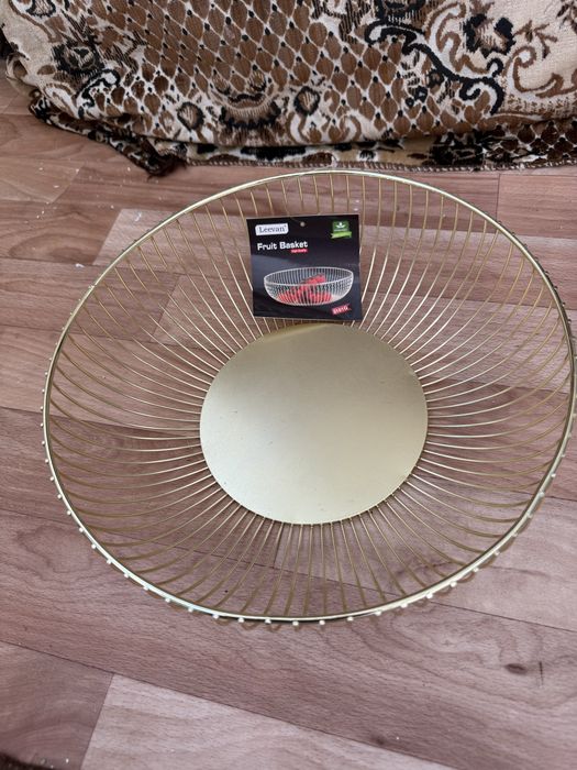 Продам красивую вазу