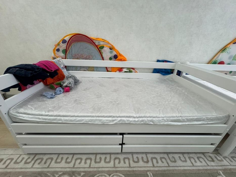 Подростковые кровати из массива дерева