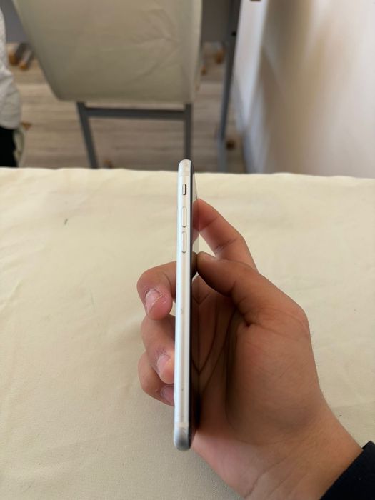 Айфон se 2020 64Gb