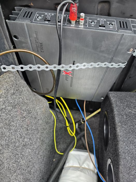 Vand subwoofer auto si statie