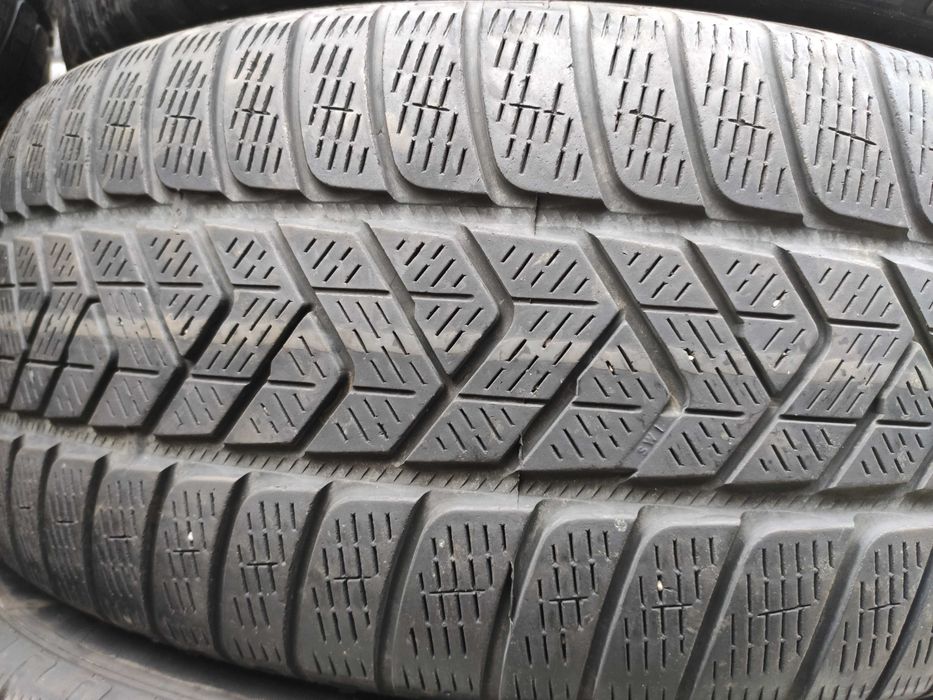 4бр Зимни гуми 235 55 18 - Pirelli