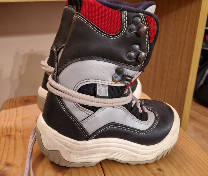 Snowboard 110 cm cu boots