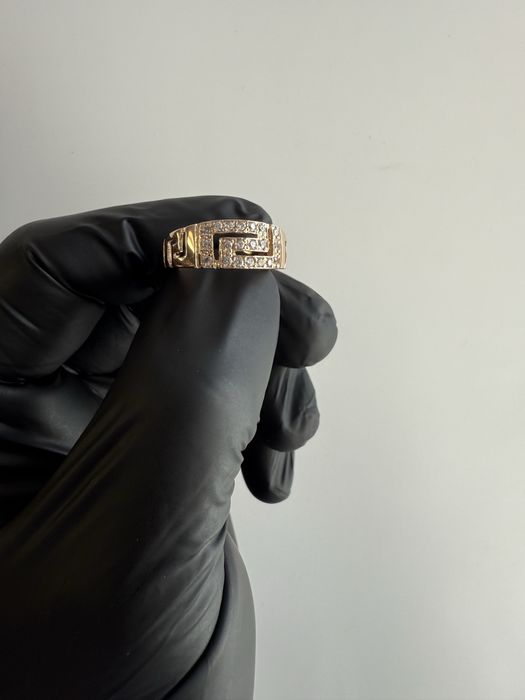 Продам кольцо золотое «Версаче»