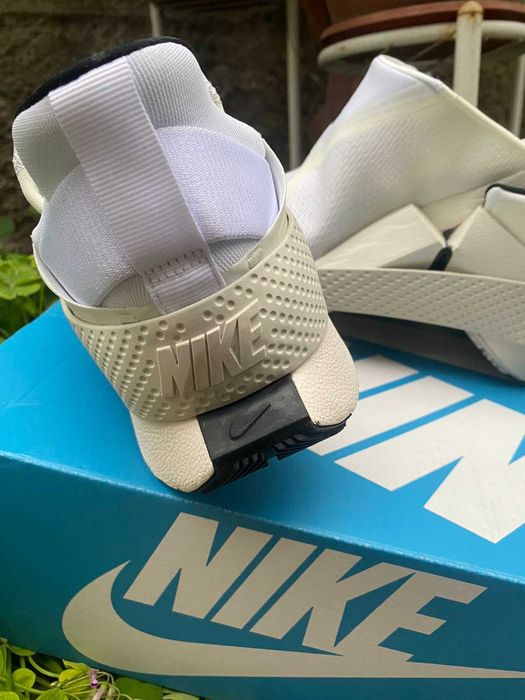 Nike бели маратонки Найк