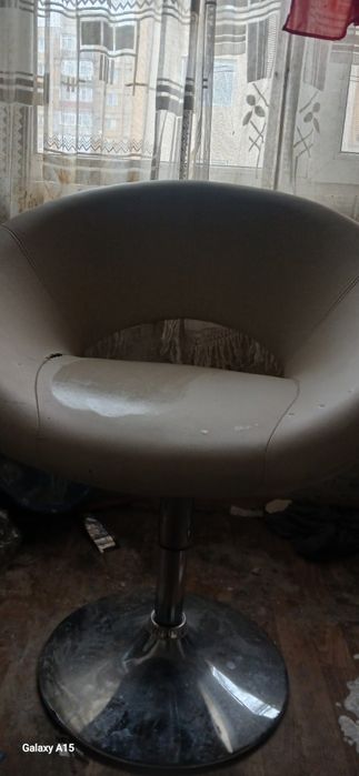 Scaune cu picior reglabil