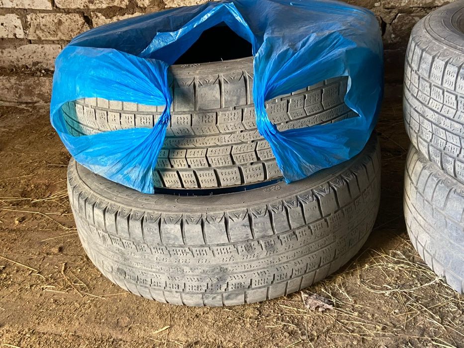 Продам шины зимние липучка