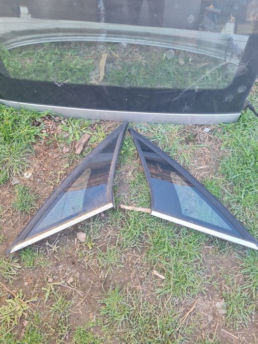 Vând uși spate stânga, dreapta haion,geamuri fixe Opel Vectra C 1.9