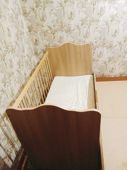 Кроватка детская маятник