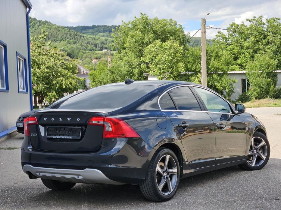 Volvo S60 D2 2011