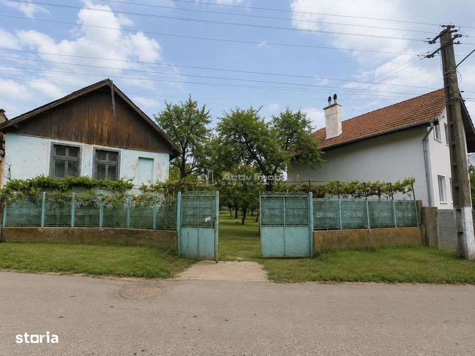 Casa de vanzare cu 2112 mp teren