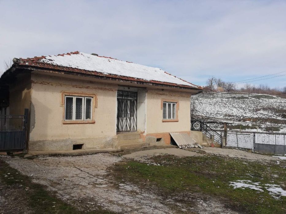 Едноетажна къща в село Сребърна