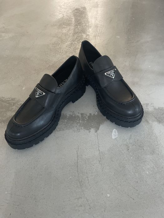 Лоуфери Prada естествена кожа