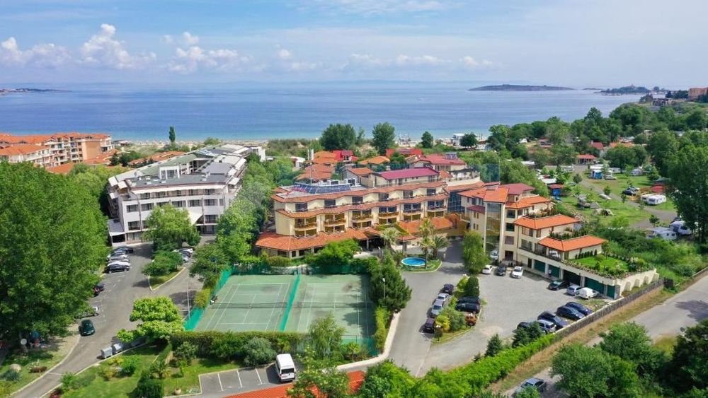 Продава се Двустаен апартамент в Созопол - 75 кв.м за 867 €/кв.м - Снимка #1