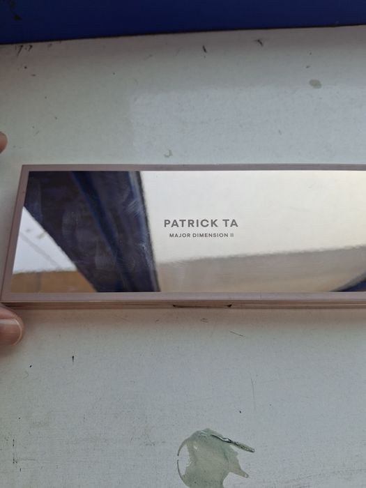 Продам тени от Патрик Та