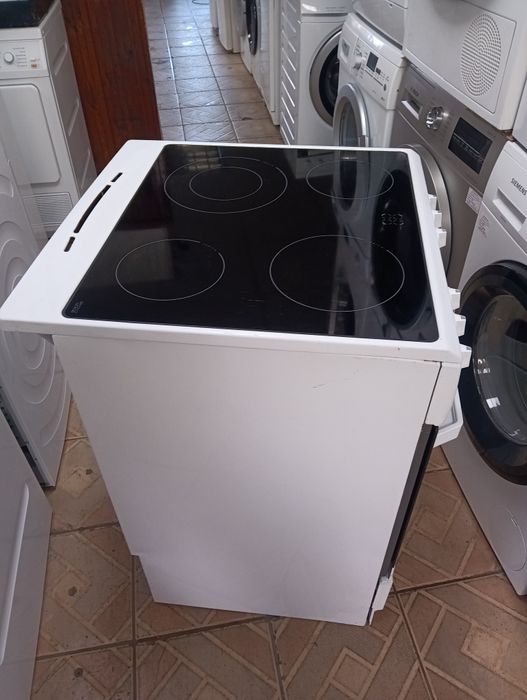 Свободно стояща печка с керамичен плот Gram  с 2 години Гаранция!