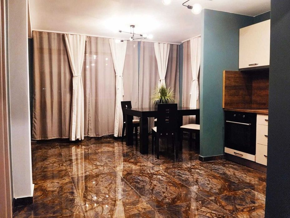 Дава се под наем Тристаен апартамент в София, Зона Б-18 - 90 кв.м за 820 € - Снимка #1