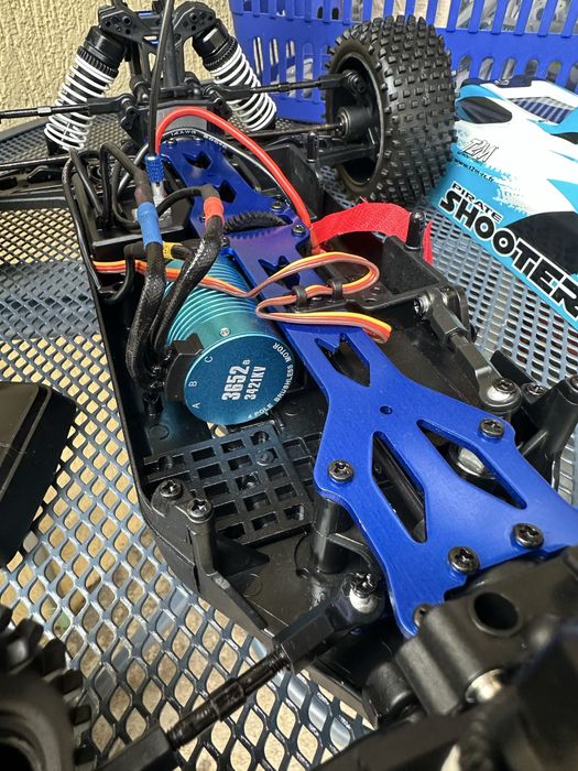 Automodel buggy 1:9 t2m brushless