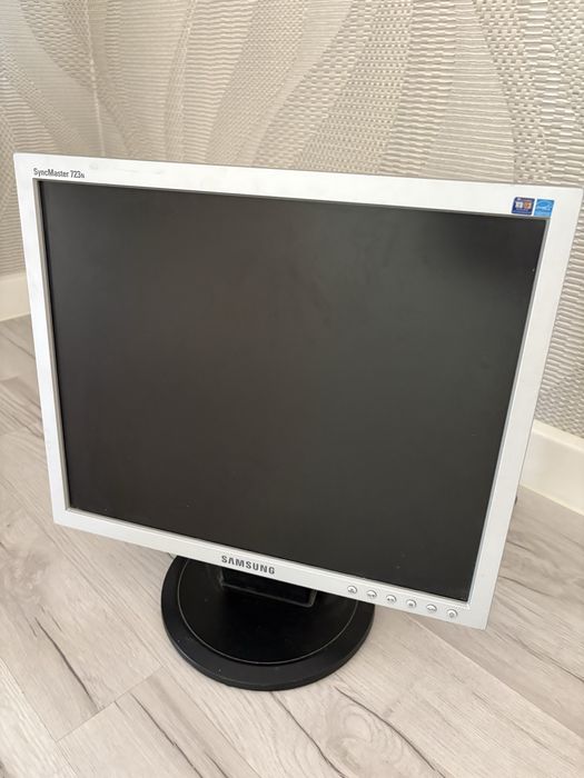 Продам  монитор