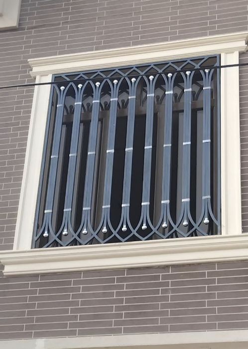 Решётки на окна, навесы  и козырьки.