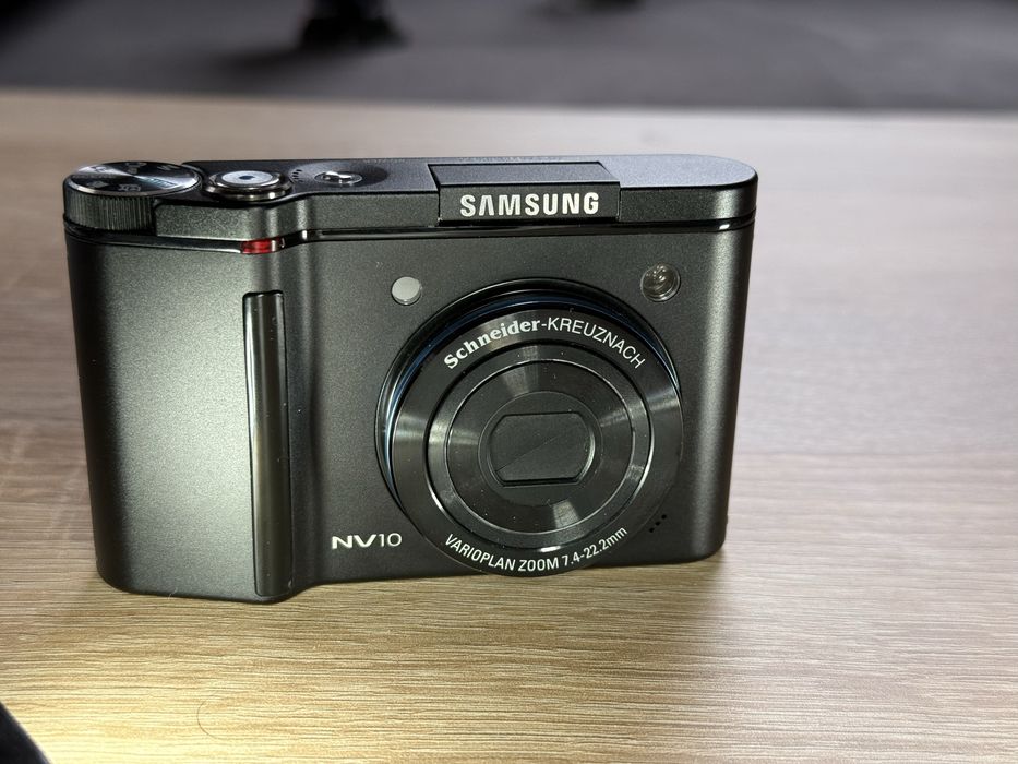 Samsung NV10 фотоапарат