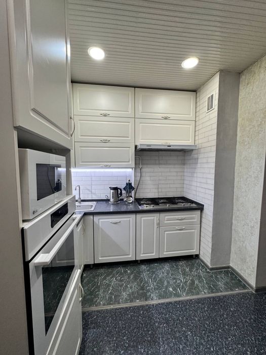 Квартира 4 х комнатная ориентир супермаркет "Магнит"