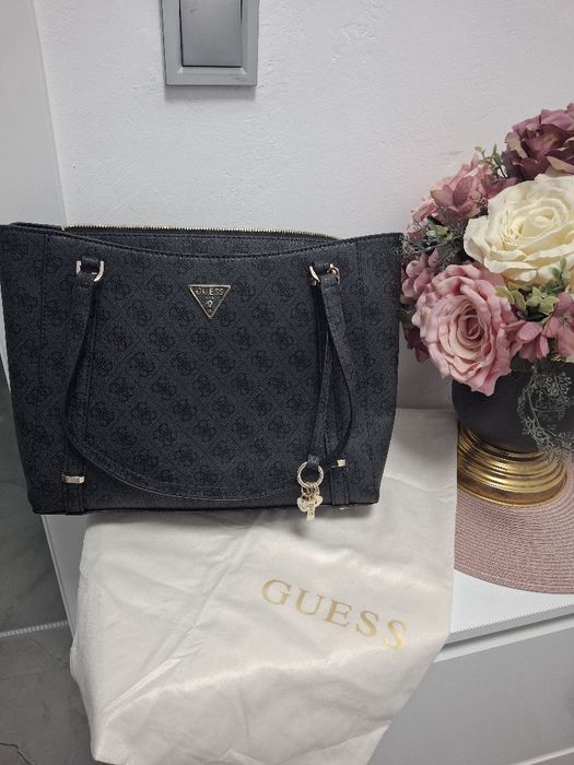Guess оригинална чанта