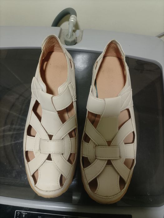 Продам женские туфли