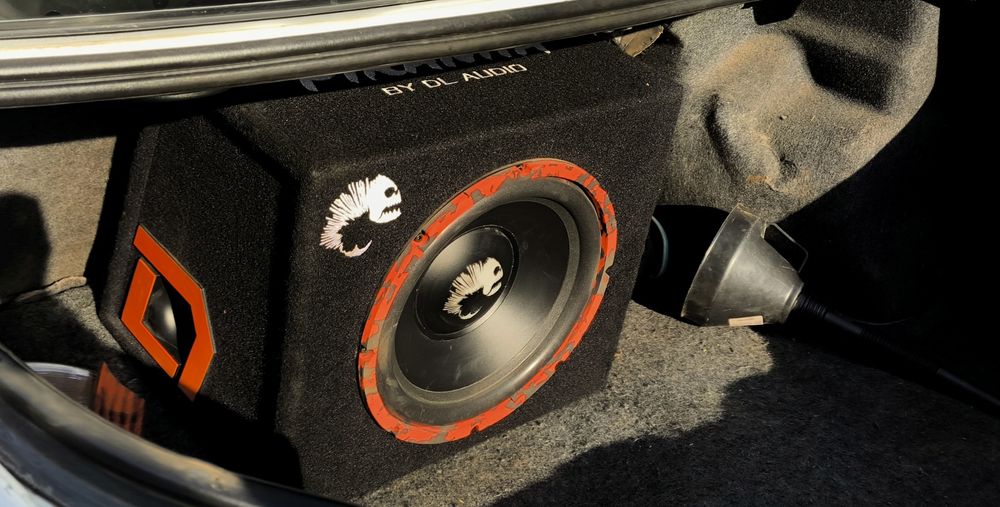 Продается сабвуфер