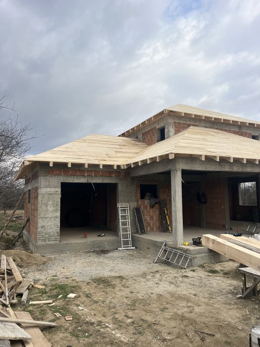 Meseriașii constructori