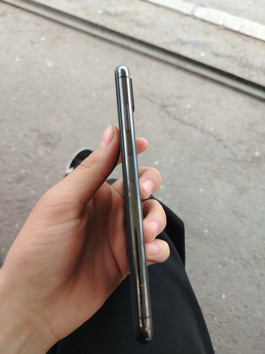 Телефон IPhone Xs MAX