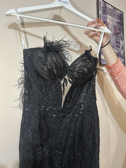 Черна блестяща бална рокля