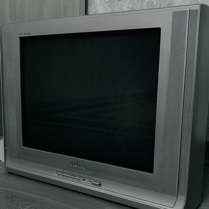 Телевизор Samsung Flatron Plano
