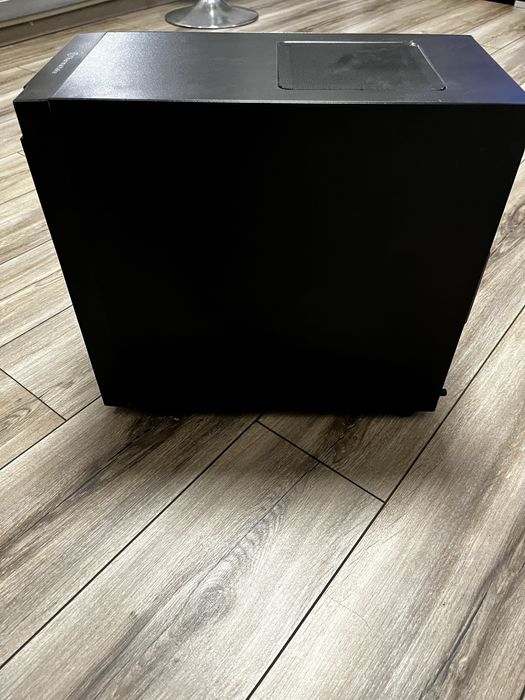 Продавам настолен компютър – Отличен за работа и игри + Windows 11 Pro