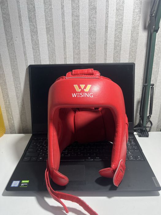 Шлем Wesing красный