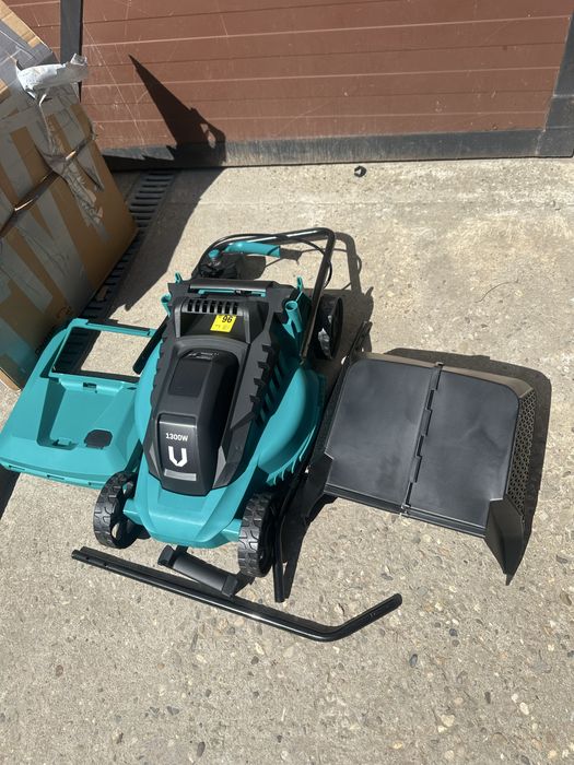 Masina de tuns gazon 1300W - 32cm latime taiere cu cos pt iarba 30L