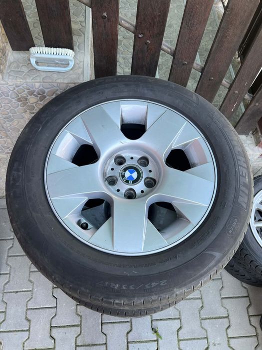 Vând set de jante BMW R17