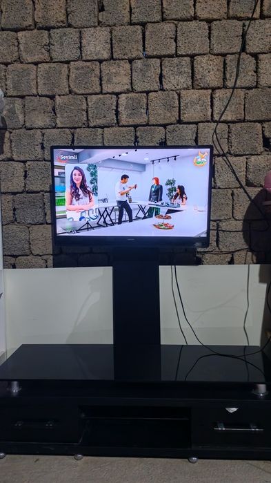 Телевизор самсунг 32 LED TV